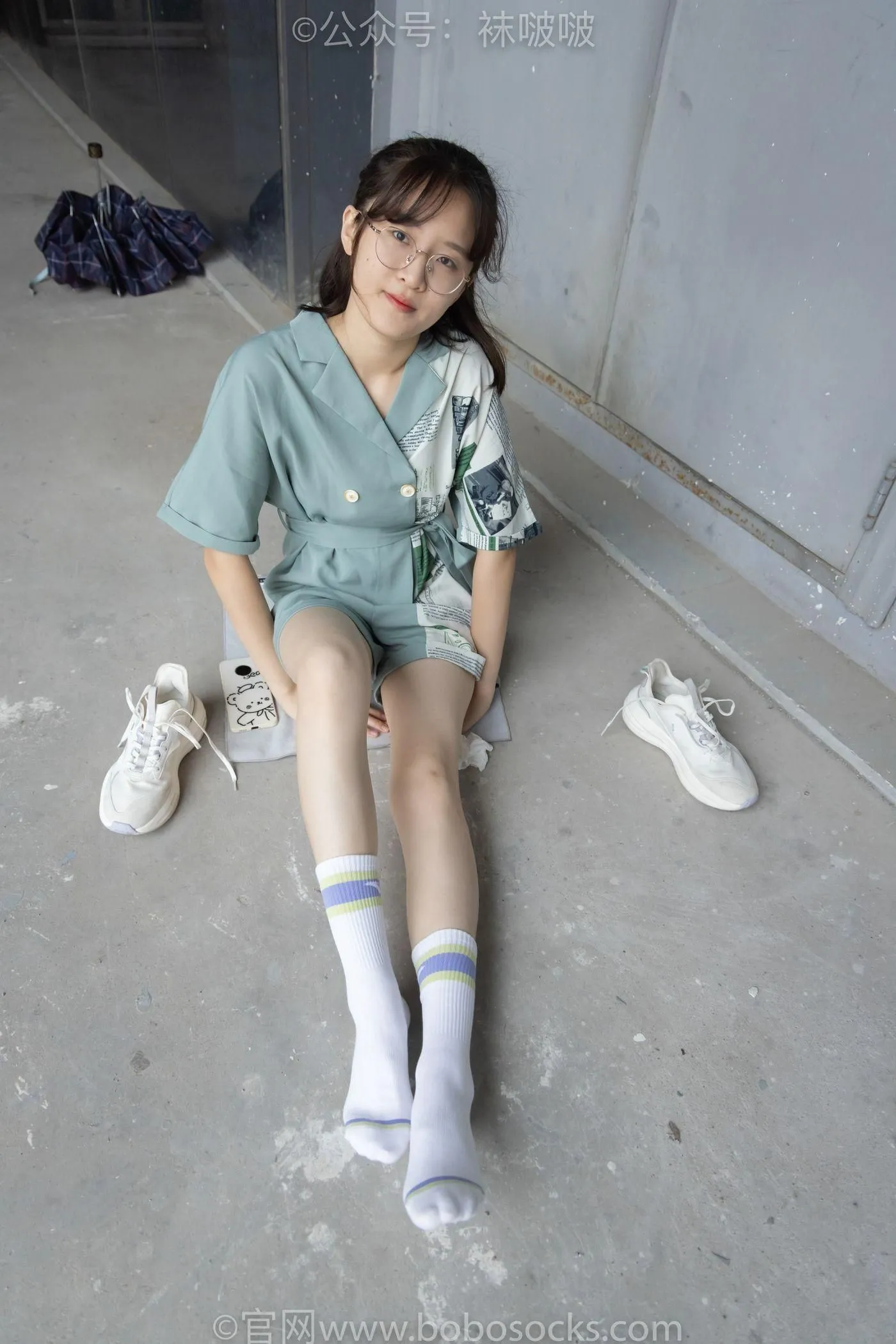 [BoBoSocks袜啵啵]NO.025 熊熊-安踏运动鞋、白色棉袜（踩脏）、裸足 [146P]插图5